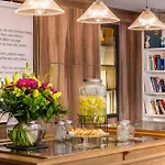 Hotel Litteraire Arthur Rimbaud, Bw Signature Collection Paris