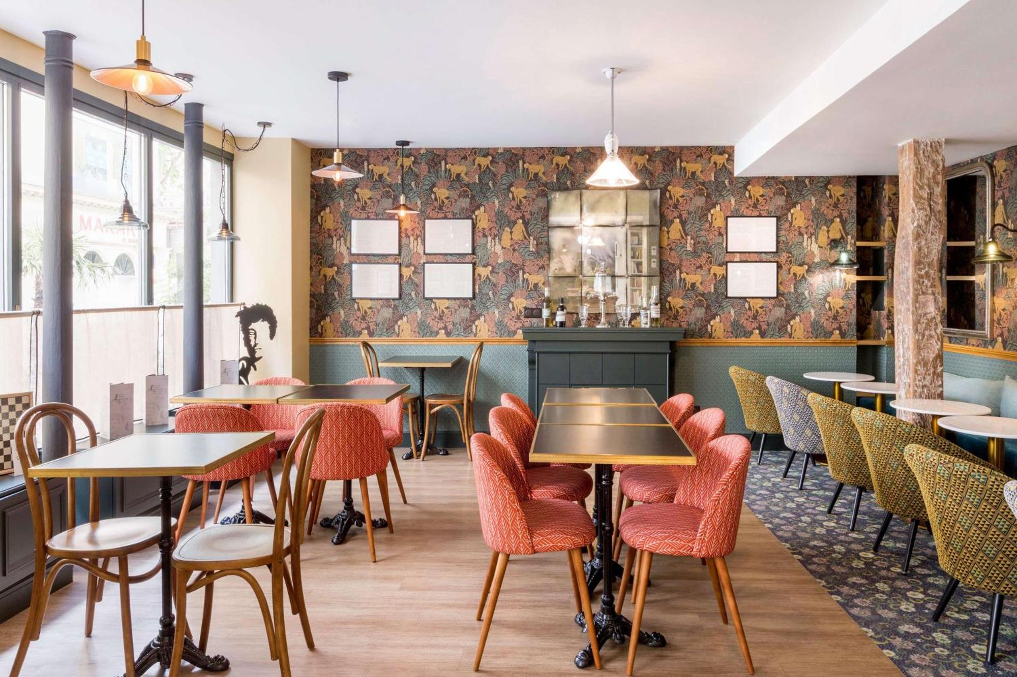 Hotel Litteraire Arthur Rimbaud, Bw Signature Collection 4*